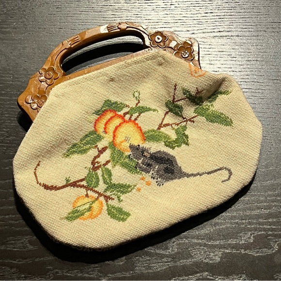 Vintage Handbags - Vintage Peach & Mouse Embroidered Clutch with Carved Wooden Handle - Beige